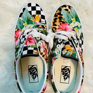 Women’s unworn vans